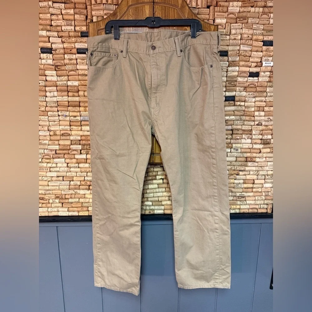 Levi 505 straight leg cotton pant size 42/30